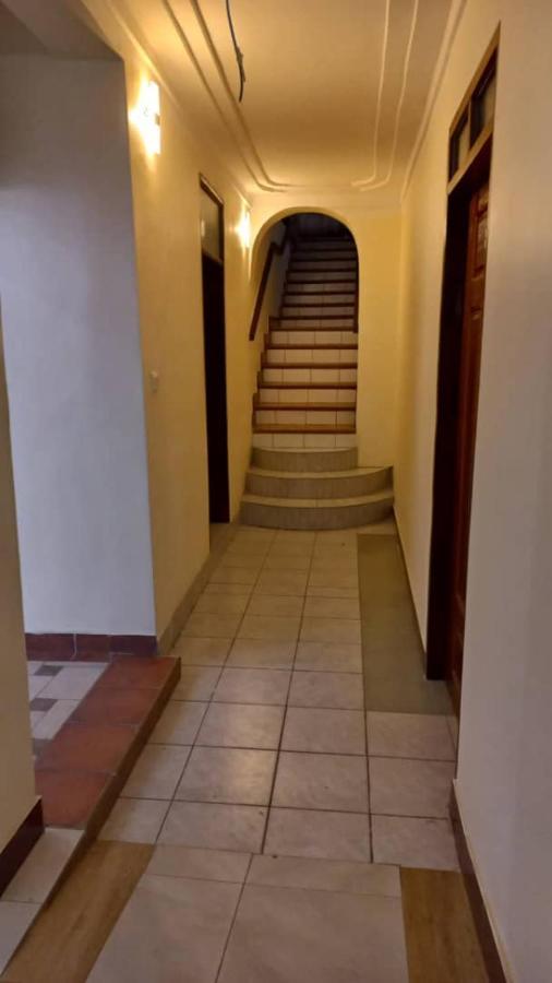 Moments Park Motel Dar es Salaam Esterno foto