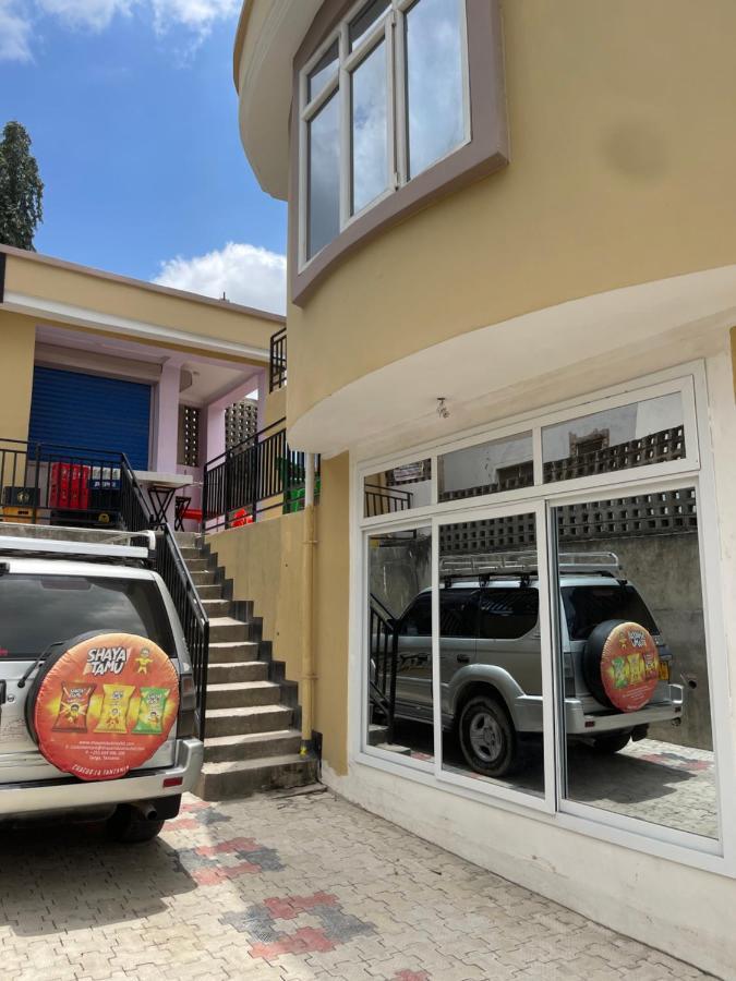 Moments Park Motel Dar es Salaam Esterno foto